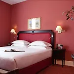 Serotel Lutece فندق 4*