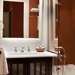 Serotel Lutece باريس
